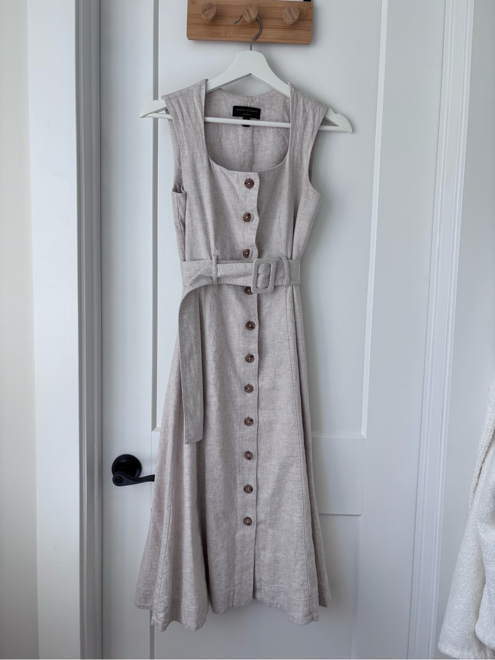 Banana Republic Sleeveless Button-Front Midi Dress in Light Taupe